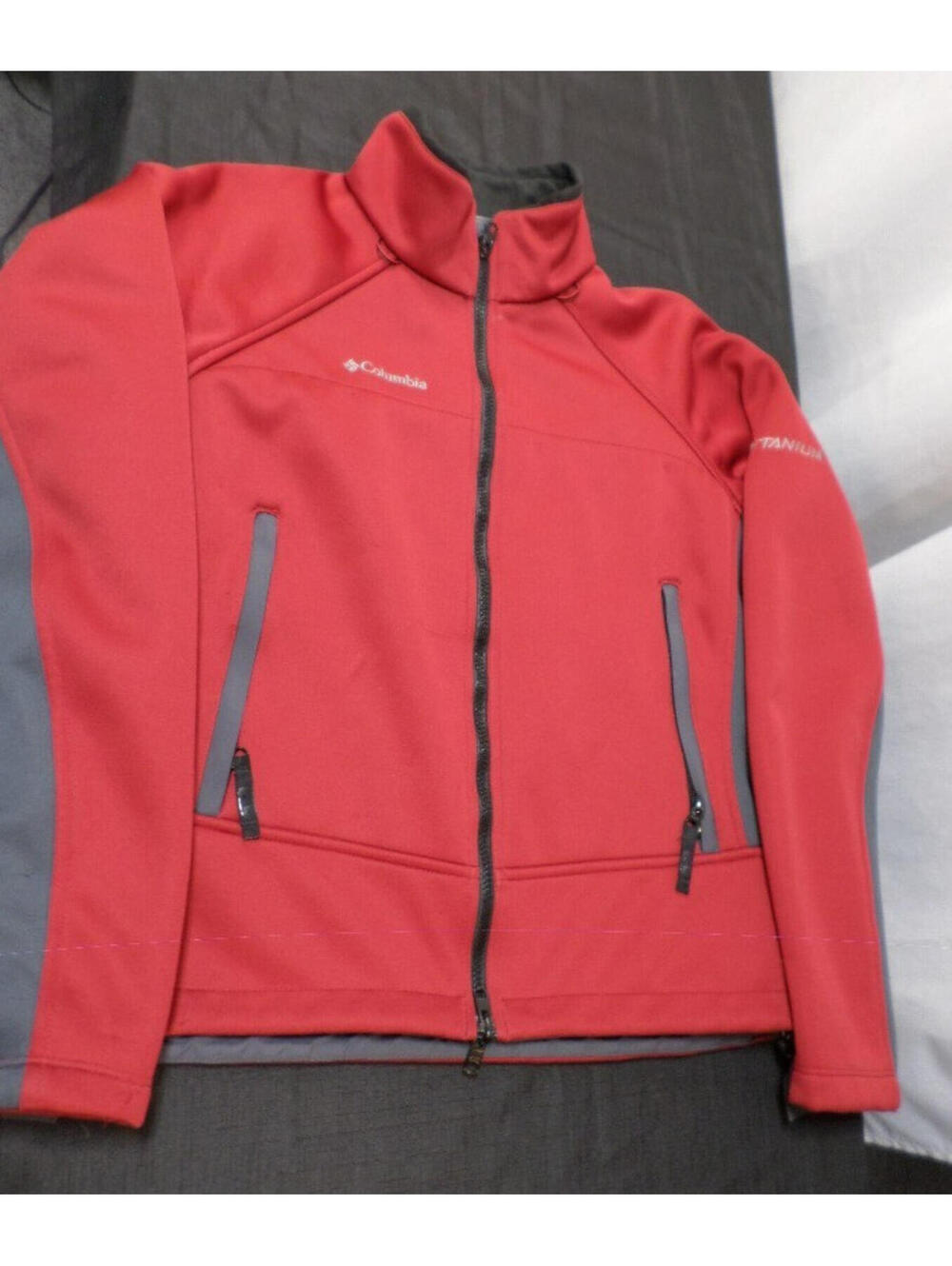 EUC COLUMBIA SPORTSWEAR COMPANY TITANIUM FULL ZIP MOCKNECK RED JACKET MEDIUM